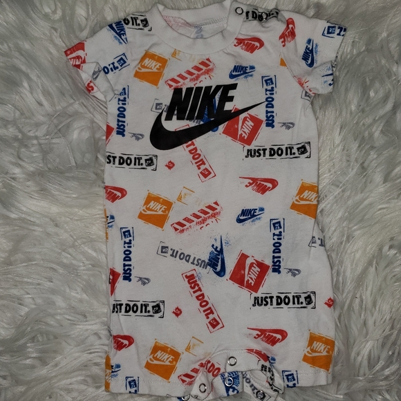 Nike Short Rompers - Picture 2 of 3